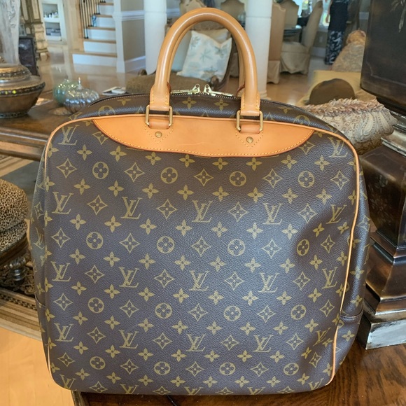 Louis Vuitton Evasion Luggage - Picture 2 of 16